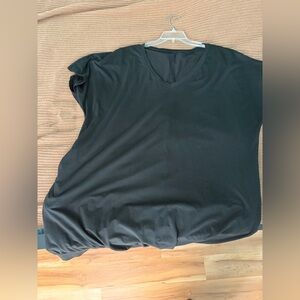 SHEIN Black V-Neck Short Sleeve Women’s Tee